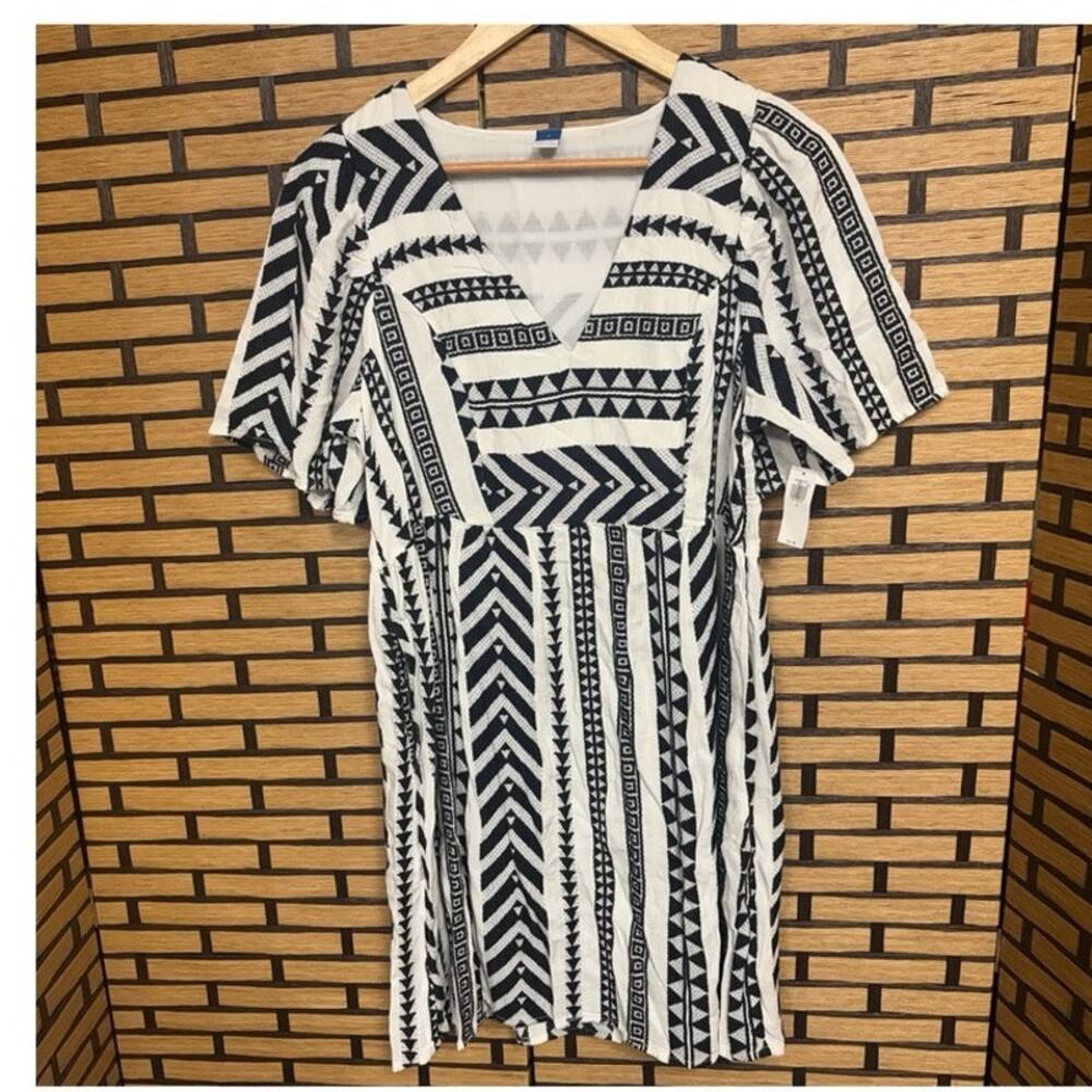 Old Navy White And Black Embroidered Dress Size Small